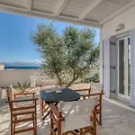 Zeos - Cycladic House Close To The Villa