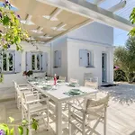 Villa Zeos - Cycladic House Close To The