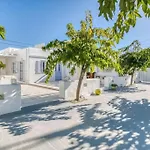 Zeos - Cycladic House Close To The Villa Ambelas