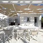 Zeos - Cycladic House Close To The Villa *