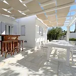 Zeos - Cycladic House Close To The