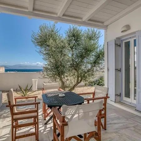 Zeos - Cycladic House Close To The Villa