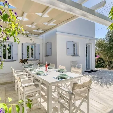 Villa Zeos - Cycladic House Close To The